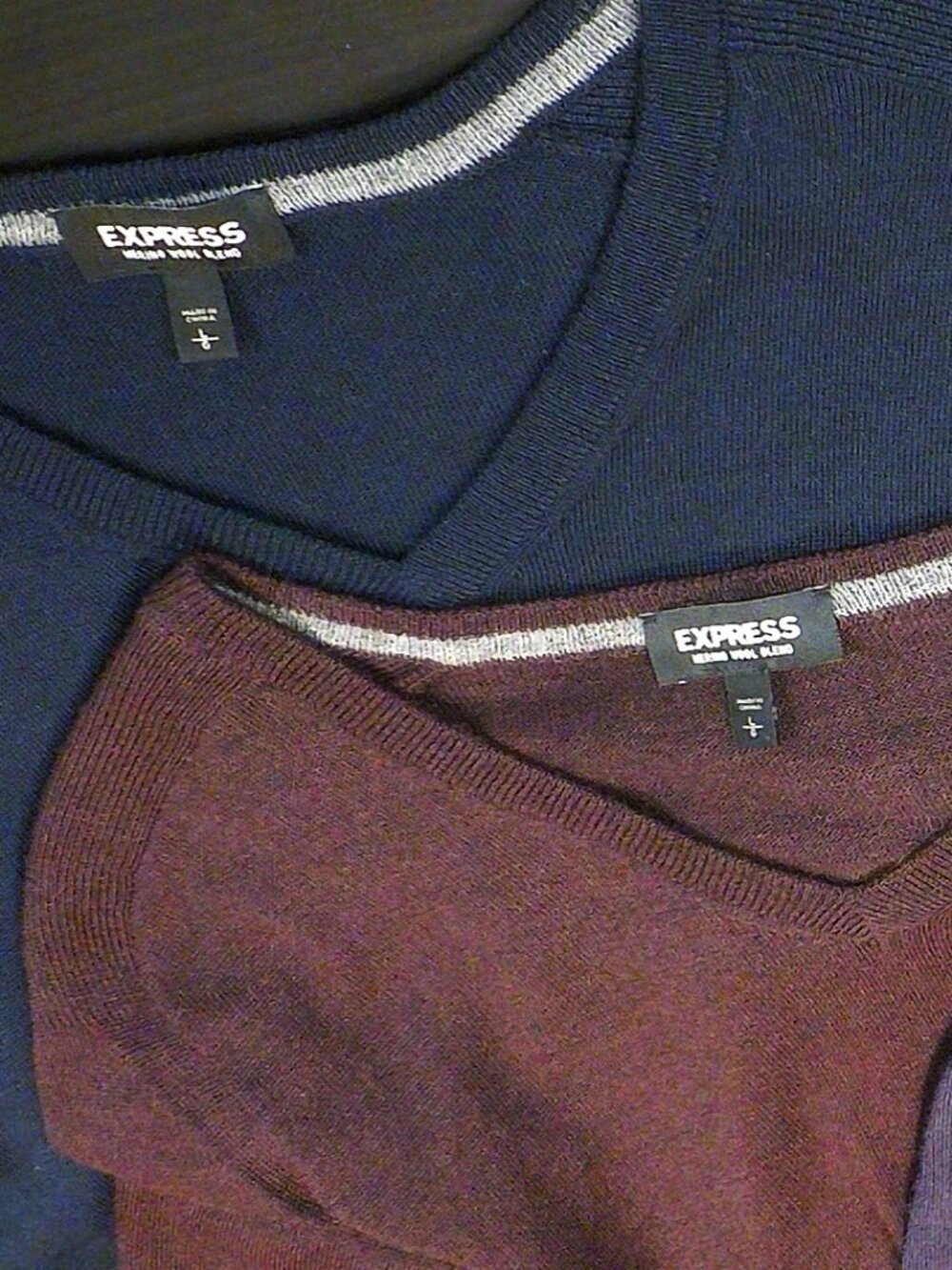 Express Merino Wool Blend Sweaters - Slight V / Size (L)